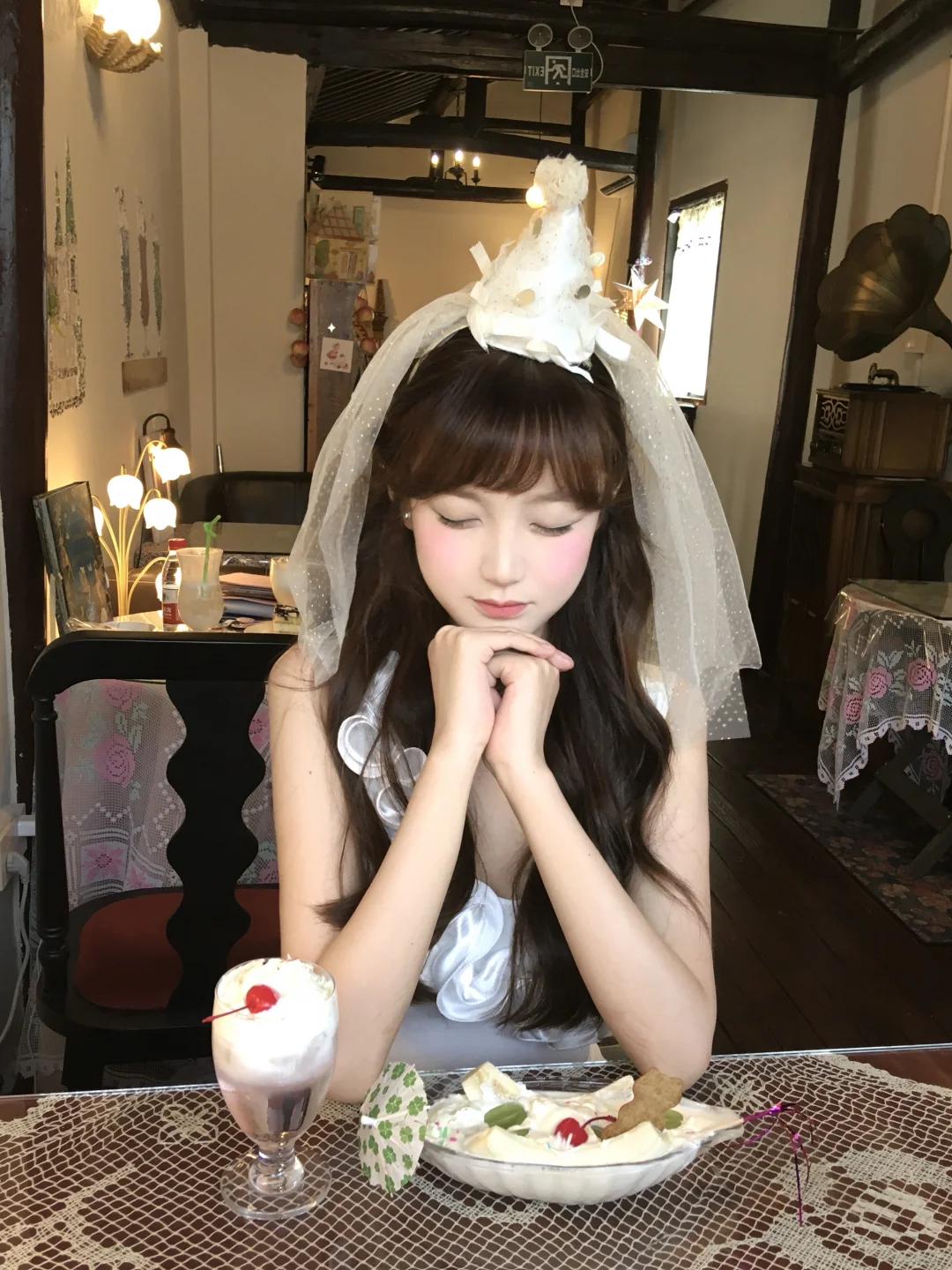 复古咖啡馆生日拍照姿势｜甜妹零废片模板✨