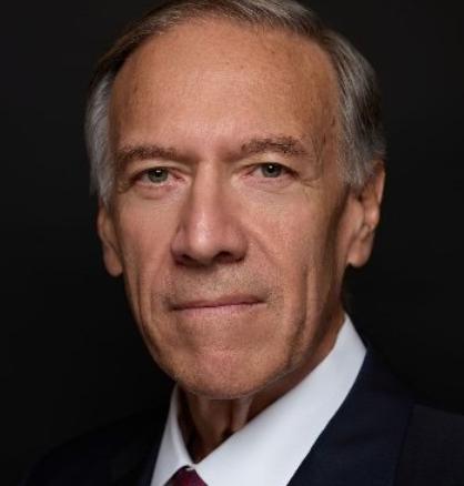 美国前国务卿蓬佩奥北京时间4月7日发文写道：“中国现在正在拿我们军人的生