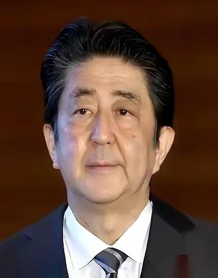 安倍晋三离世后，昭惠彻底放飞？拿抚恤金环球游？真相远比传言更现实安倍晋三的