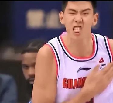 广东放弃黄荣奇和莫兰德，两位小将迎来上位最佳时机。1.李奕臻20岁