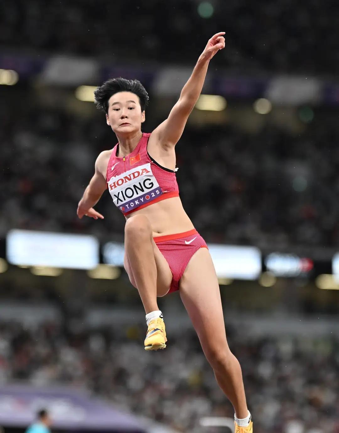 东京世界田径锦标赛女子跳远资格赛，21岁的中国选手熊诗麒跳出6米38，最终排名第