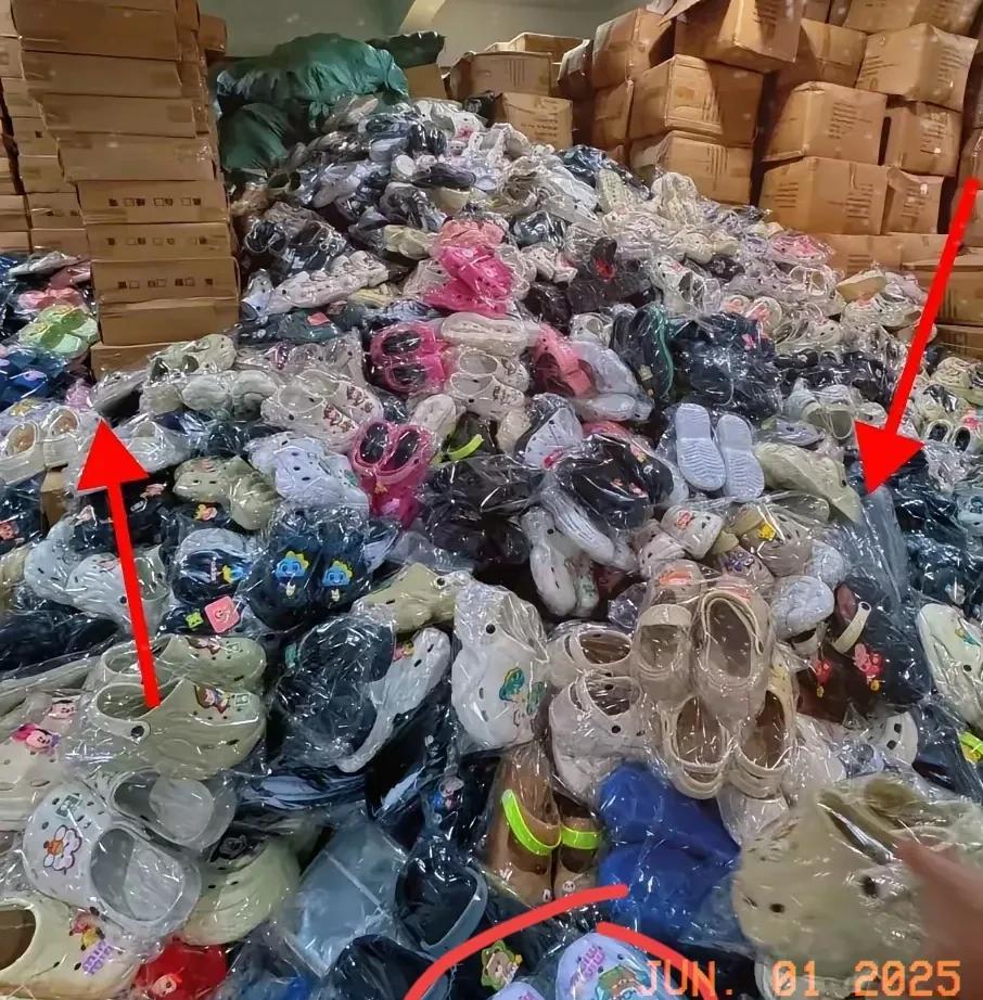 家人们谁懂啊！印度商人来浙江义乌批两千双鞋子，付定金后要求货到印度再付尾款。