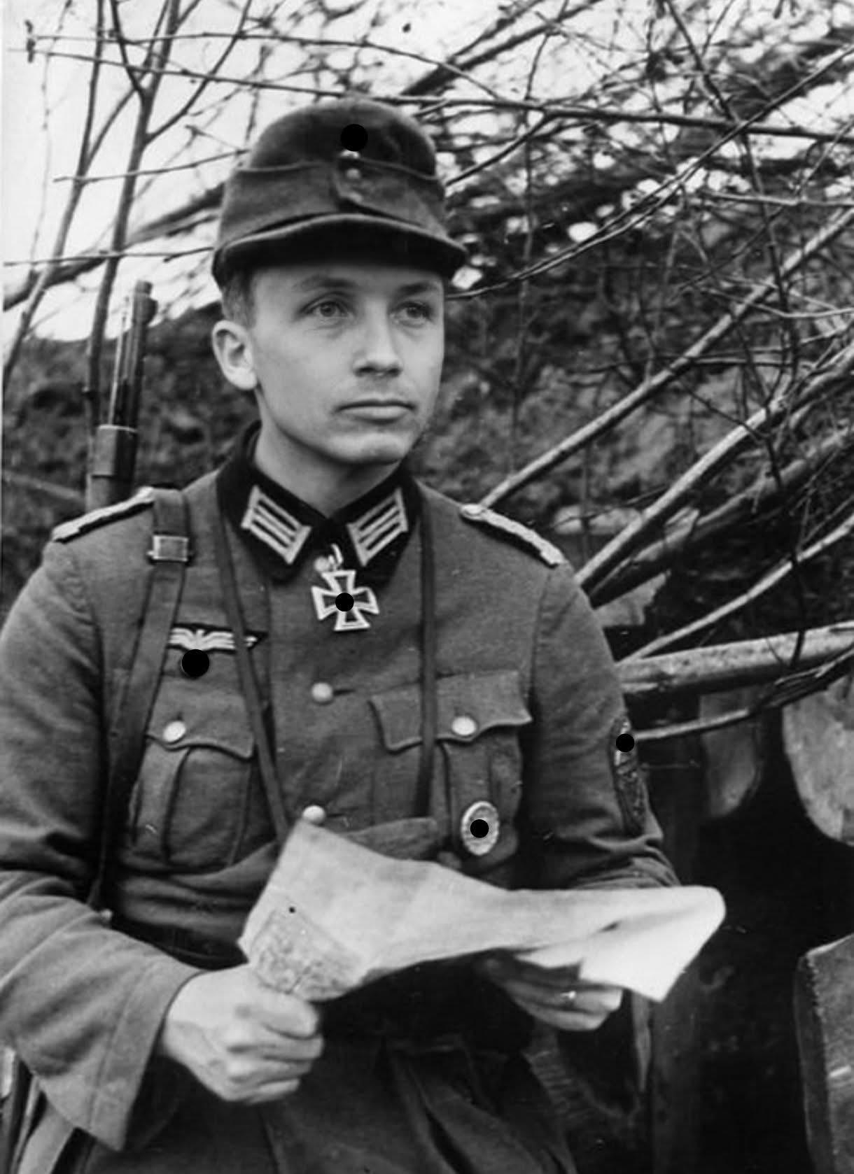 二战德军真实作战场景，大家甄别得出图中枪炮、装甲战车型号不？二战纳粹德军德国二