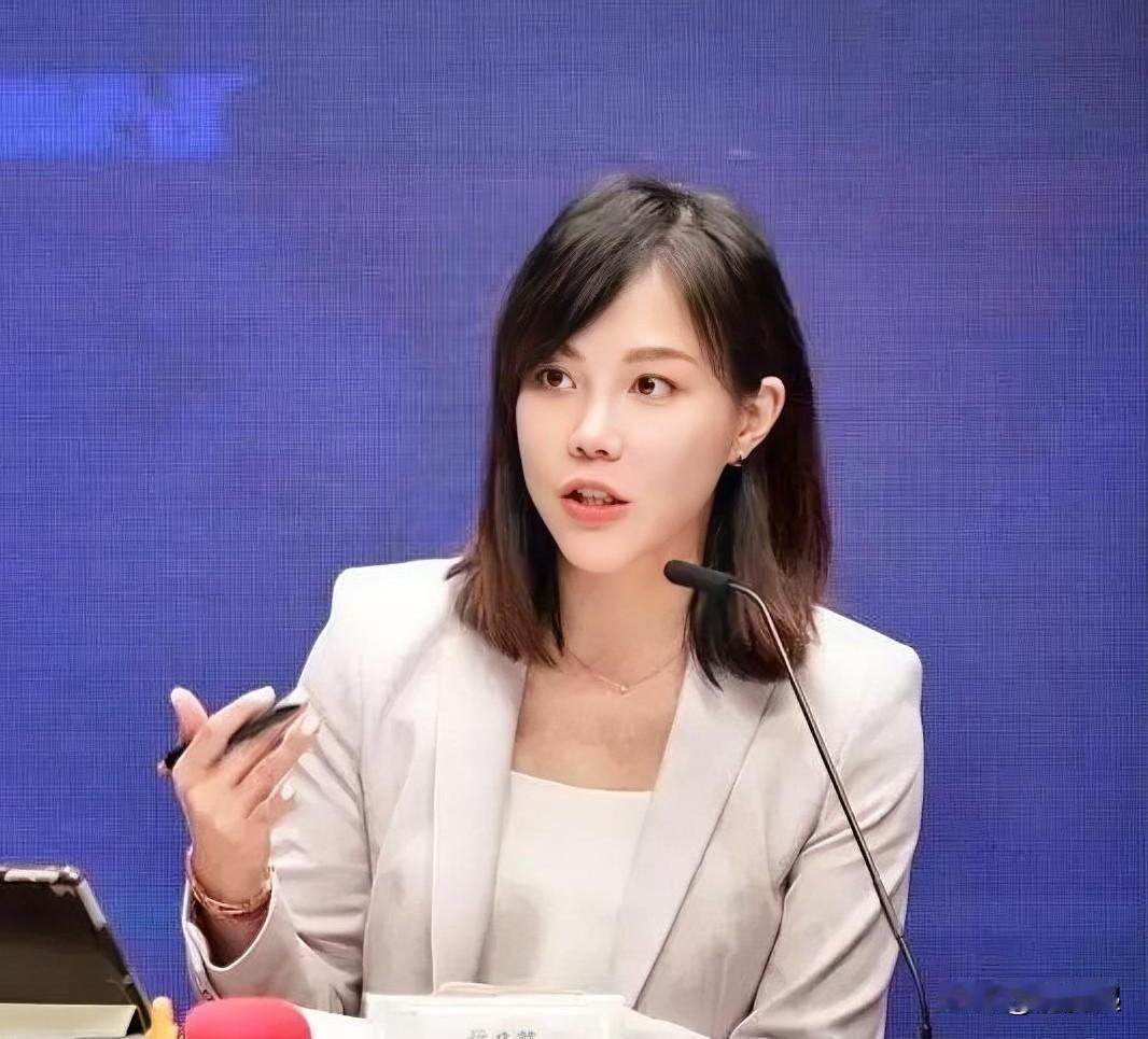 6月3日台行政机构发言人李慧芝称：政府会要求日菲正视“台湾海洋权利”，大陆不应借