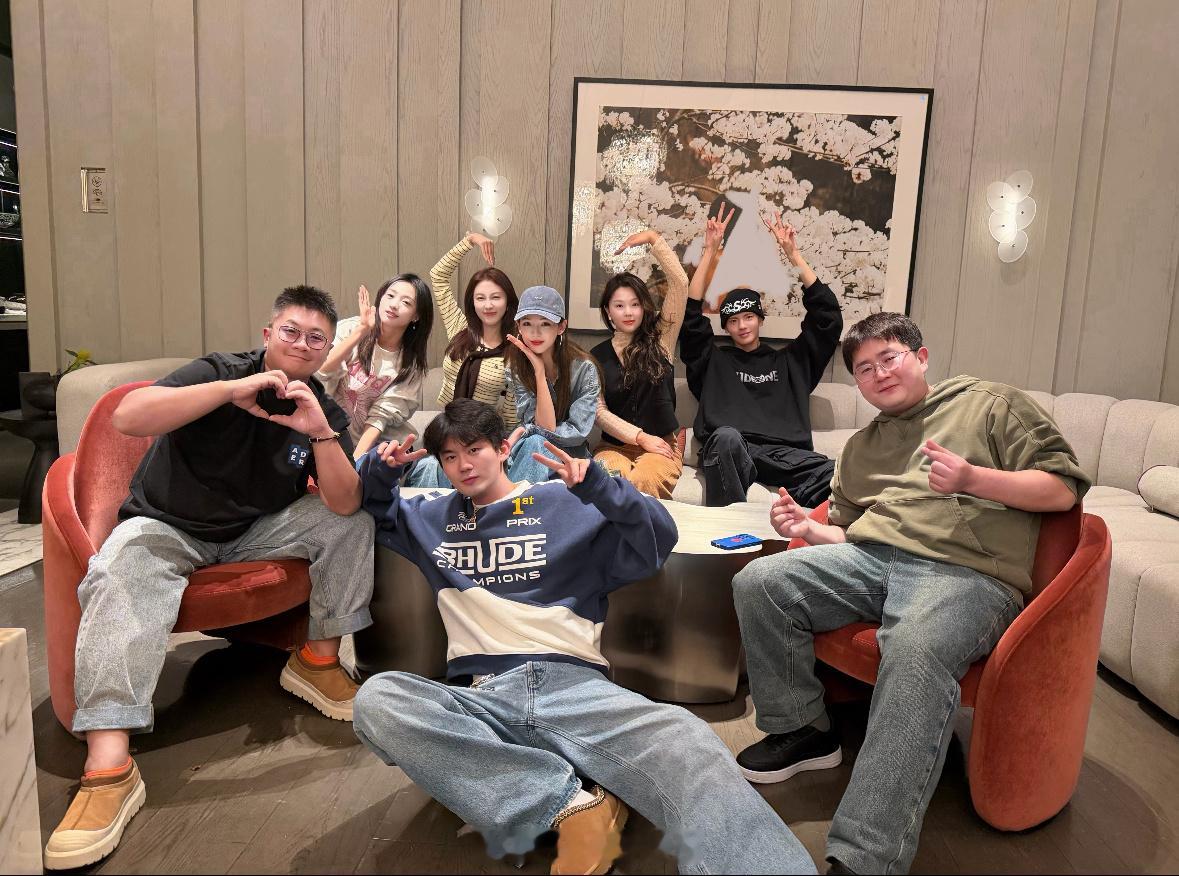 豹猫同框即开饭