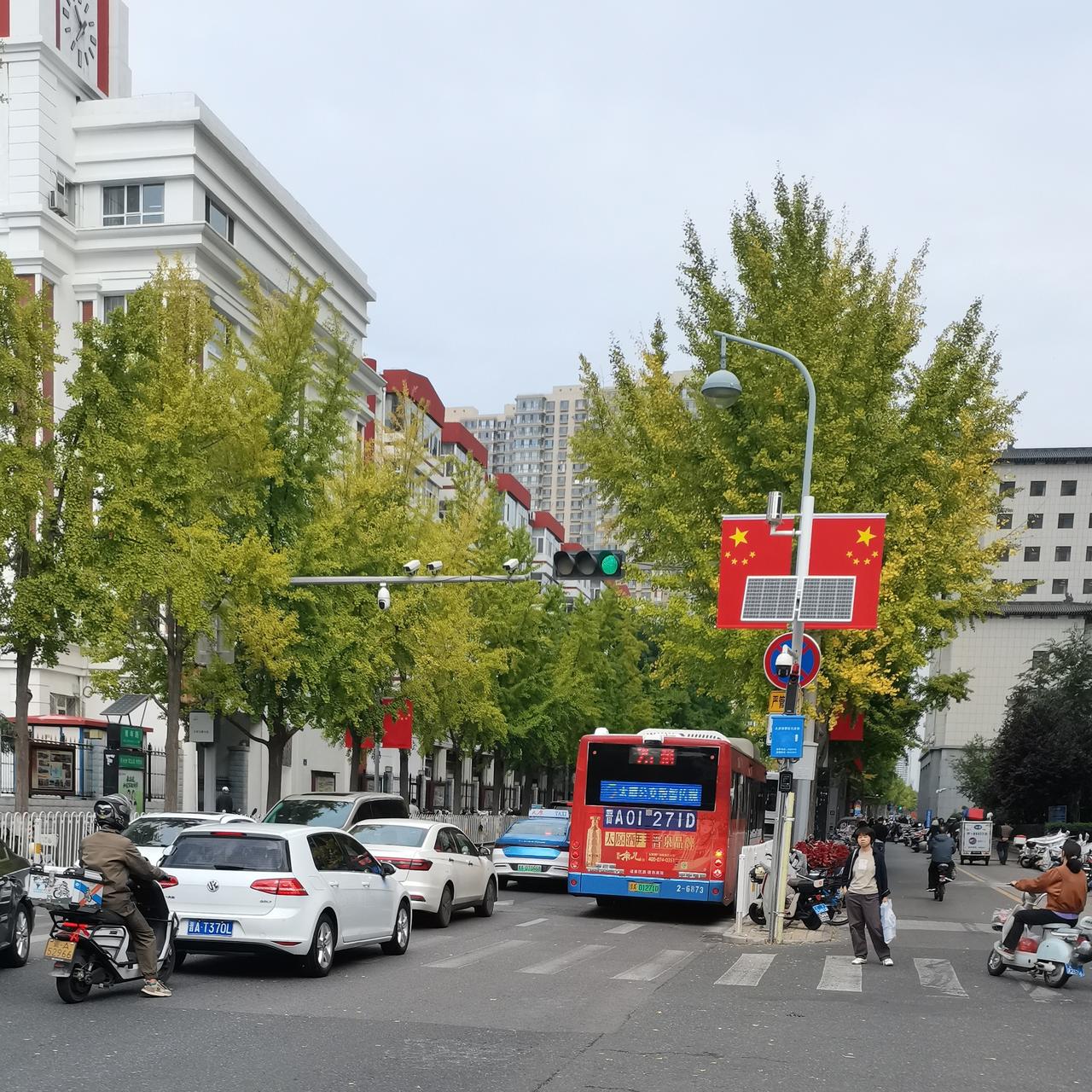 不少文科生当初是因为数学、物理、化学成绩不及格，才选择了文科。也有人英语满分15
