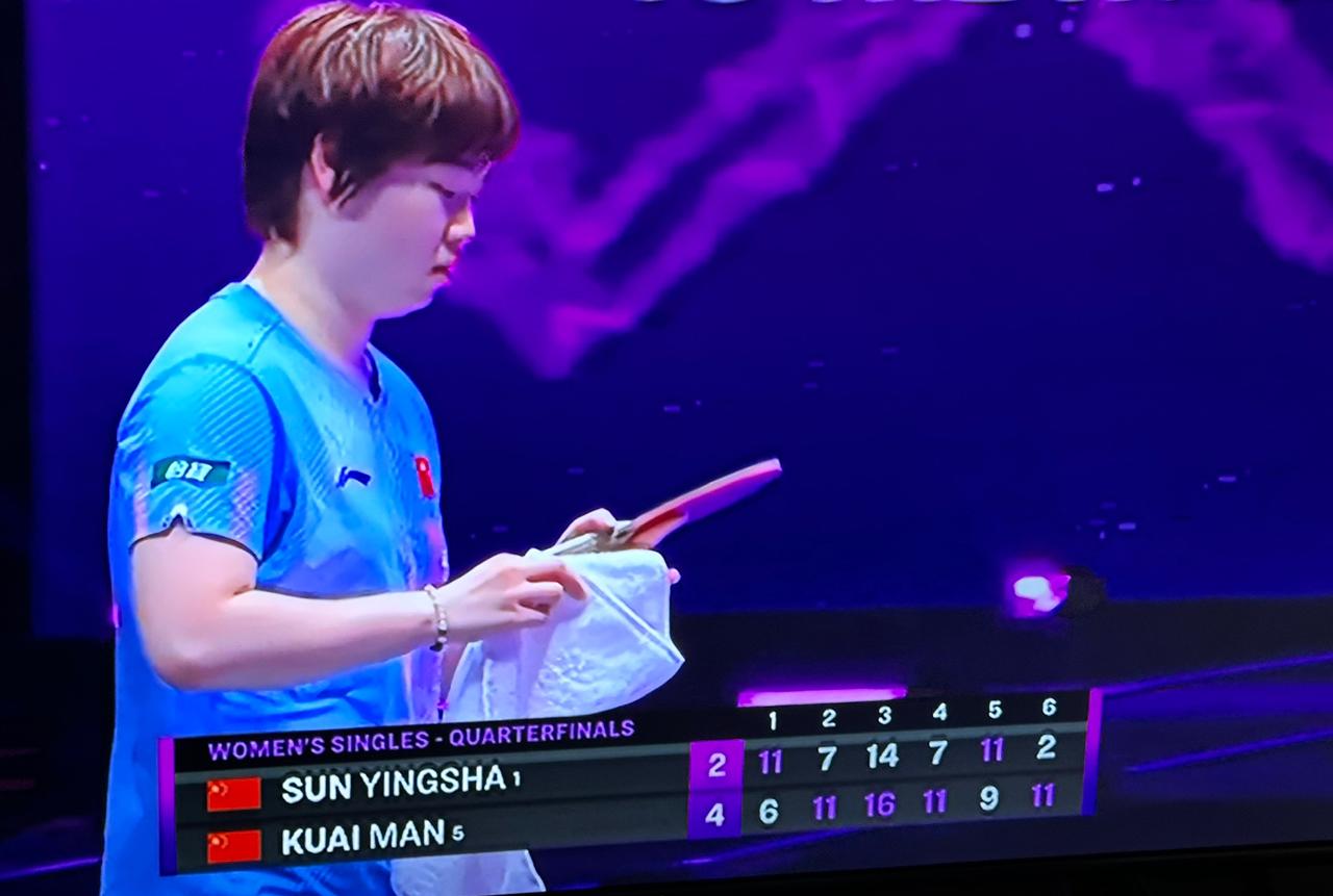 万万没有想到，孙颖莎败在小队友蒯曼的手上，止步2026年重庆冠军赛女单八强！