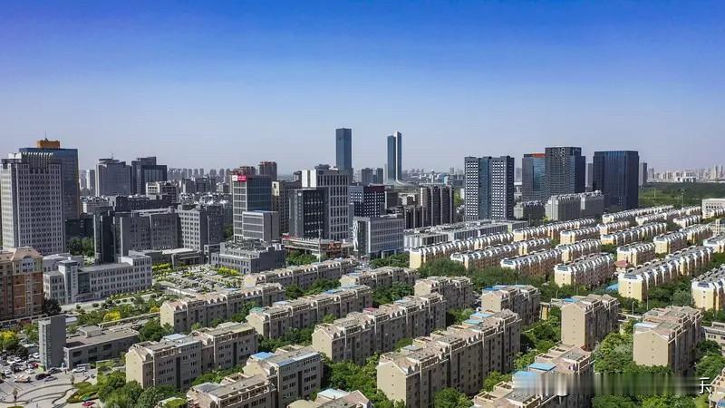 银川楼市2026年来了。银川楼市这几年表现的还是比较强硬的。虽然说银川房价也