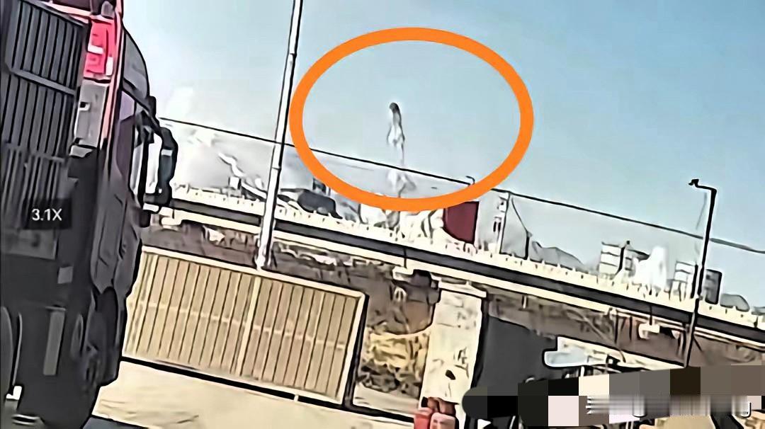 包钢爆炸崩飞的铁疙瘩，竟在2公里外的废品收购站现身！这哪是“财找人”，分明是安全