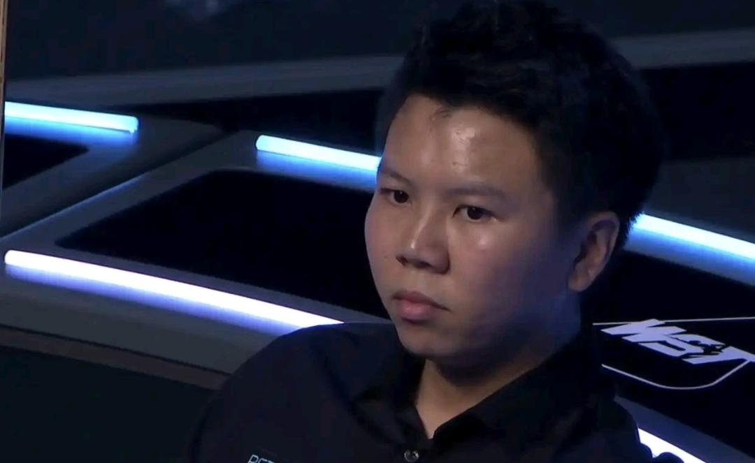 2025斯诺克英锦赛，周跃龙以6-4爆冷击败7连败的对手奥沙利文，终结生涯对阵“