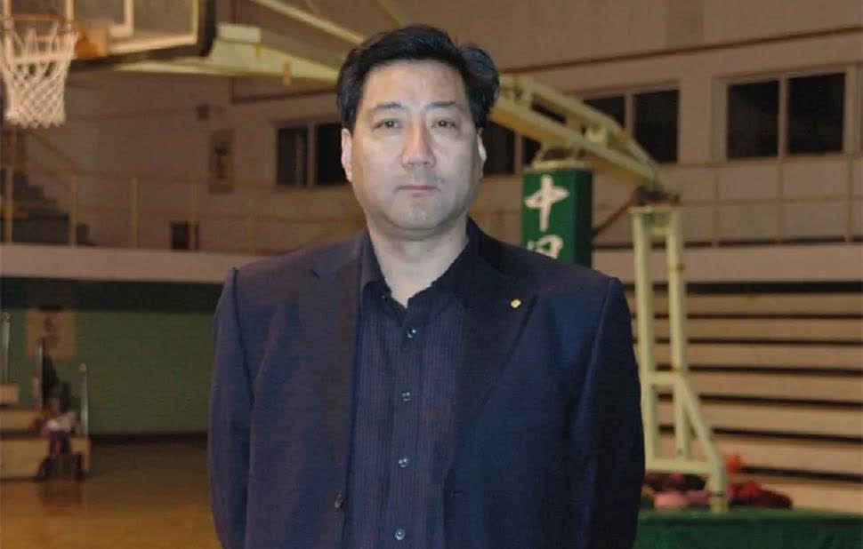 前国手加盟广东宏远教练组，出任首席助理教练休赛期，广东宏远动作不断，前国手白