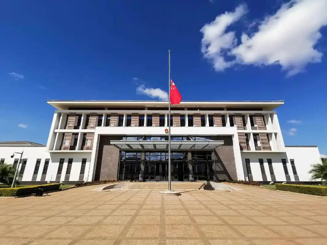 中国应准备对墨西哥下重手，并揍给美国看！中国驻墨西哥使馆27日猛烈抨击美国白