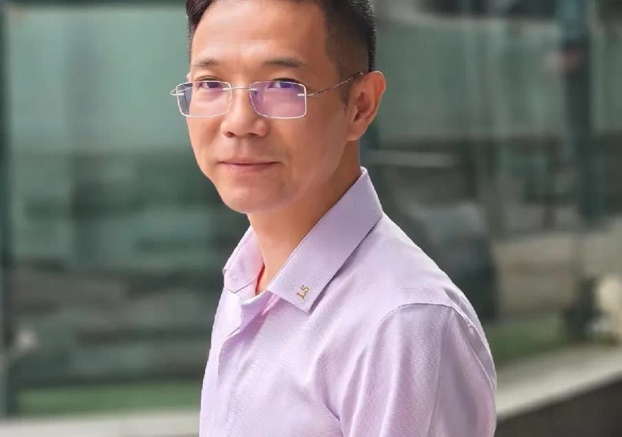 越来越嚣张了，连一些谈论此事的主播都受到微斜。看见一个主播放了一段录音