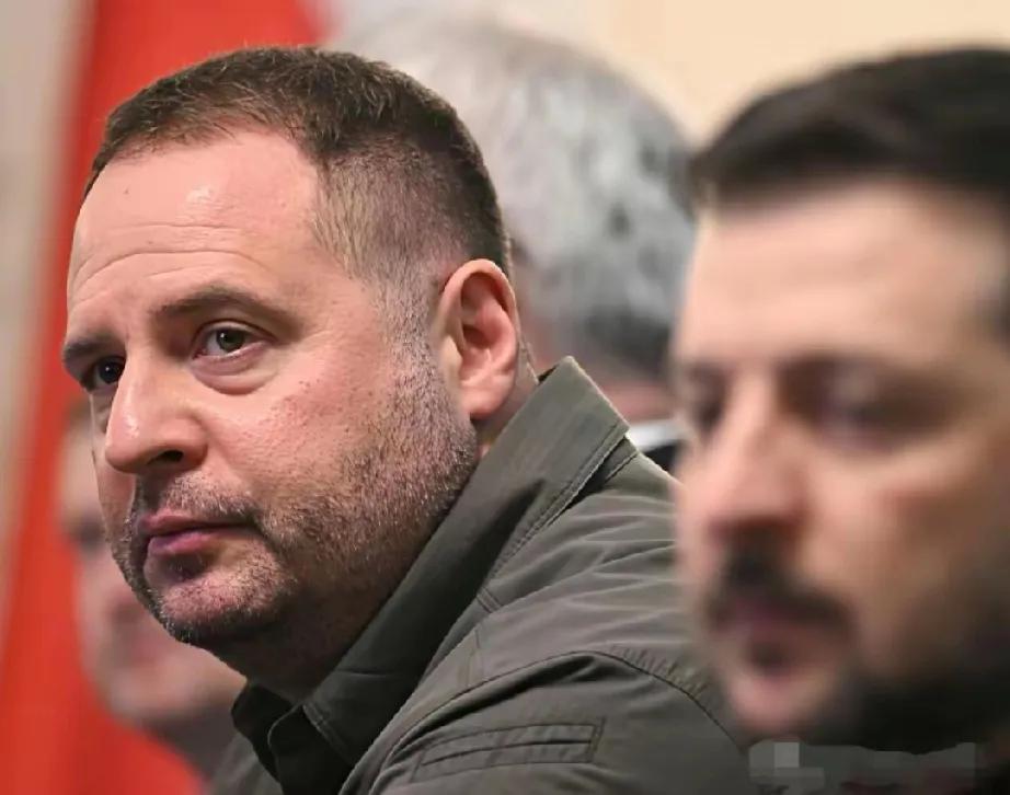 终于有乌克兰高官要去前线了！泽连斯基交往15年的盟友、总统办公室主任叶尔马克宣