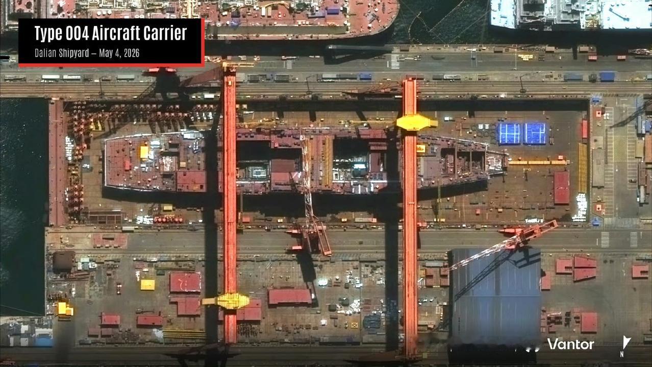 CSIS像个学生一样这么认真标注图片，看来是真的意识到这艘在建的004型是真正的