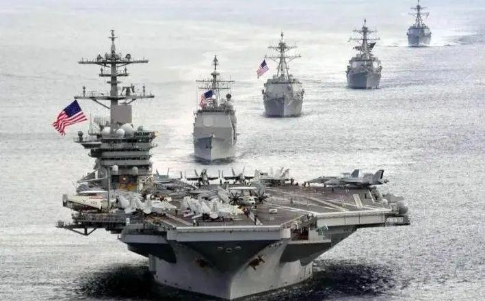 美国法律写得很清楚，现役航母不得少于11艘。美国海军有12艘，超额完成了任务。但