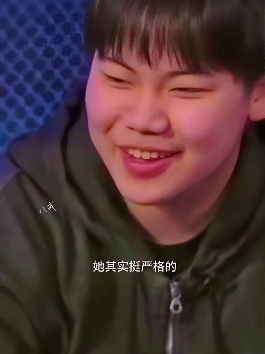 其实‘少爷’也很风趣的，赛场上看似酷酷的松岛辉空，场下也挺能说笑的，主持