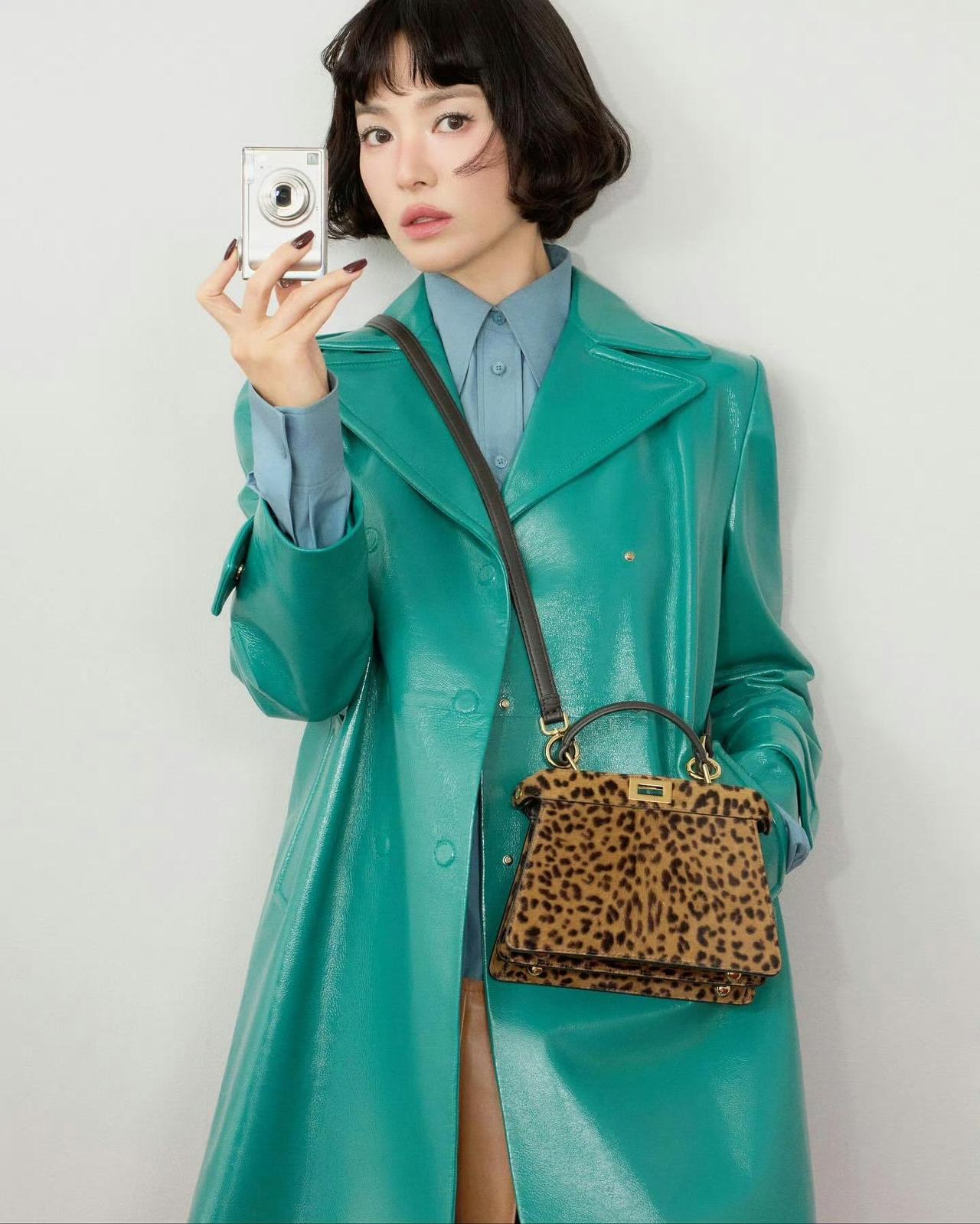 Fendi芬迪太会选人了😃宋慧乔与FendiPeekaboo手袋👜合作的全