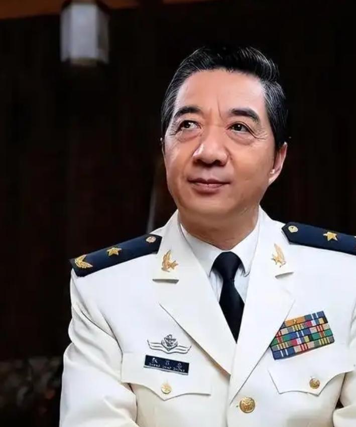 谢谢你张召忠！你真是伟大的预言家！2015年你就说过：“美国啥也不干，让东方大国