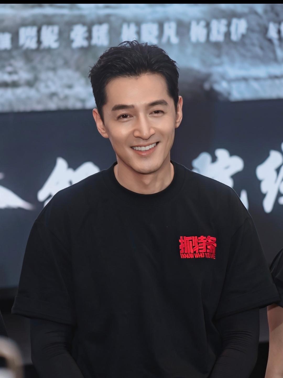 我突然理解杨幂了，胡歌虽然名气平平，但我敢确定一件事，那就是他本人身上真有种