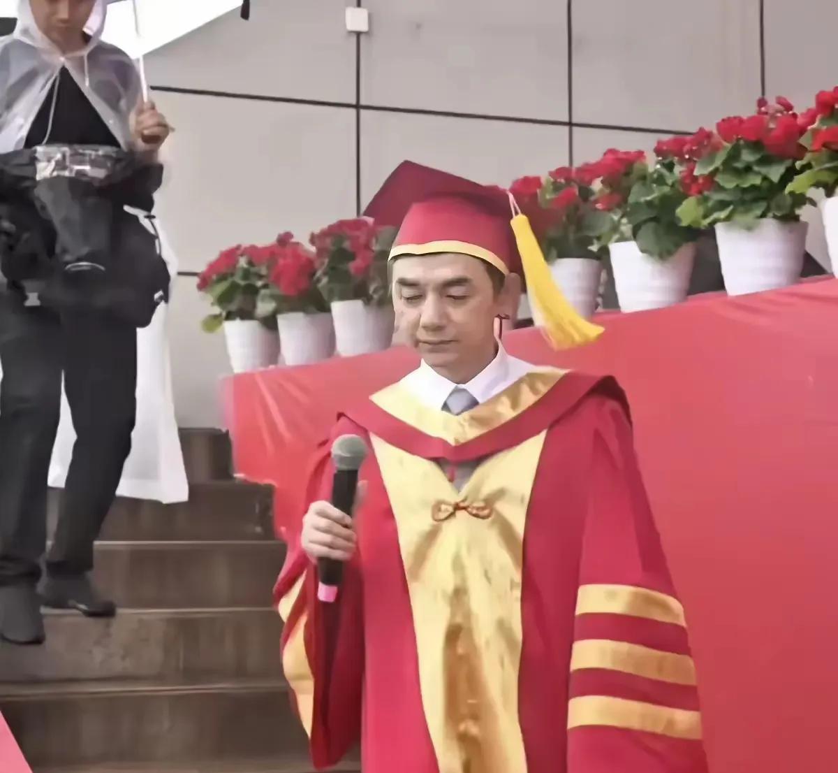 以后西华大学毕业生难找工作了!西华大学校长李秋实，正厅级高校校长，首席科学家，