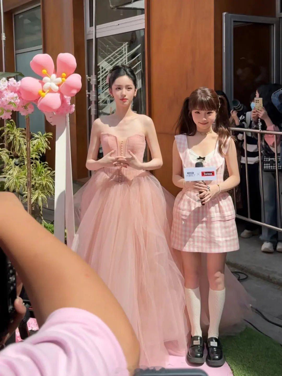 🥥这位颜霸到底是不是全靠营销炒出来的？路人随手拍的生图就这水平？