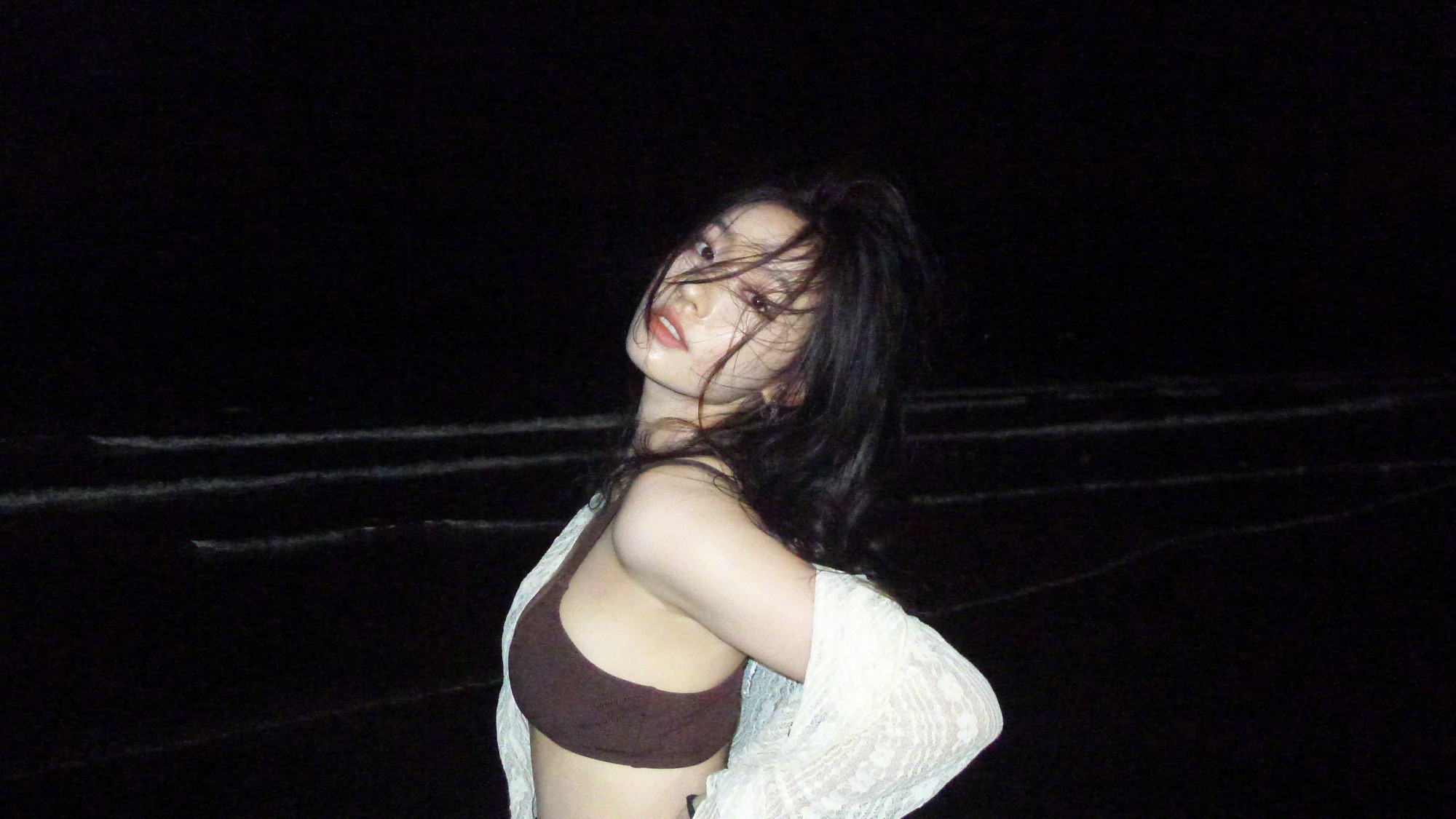 林允曾多次表示希望美人鱼2早点来当年的林允，人鱼美人没错。这些年过去了，林允越
