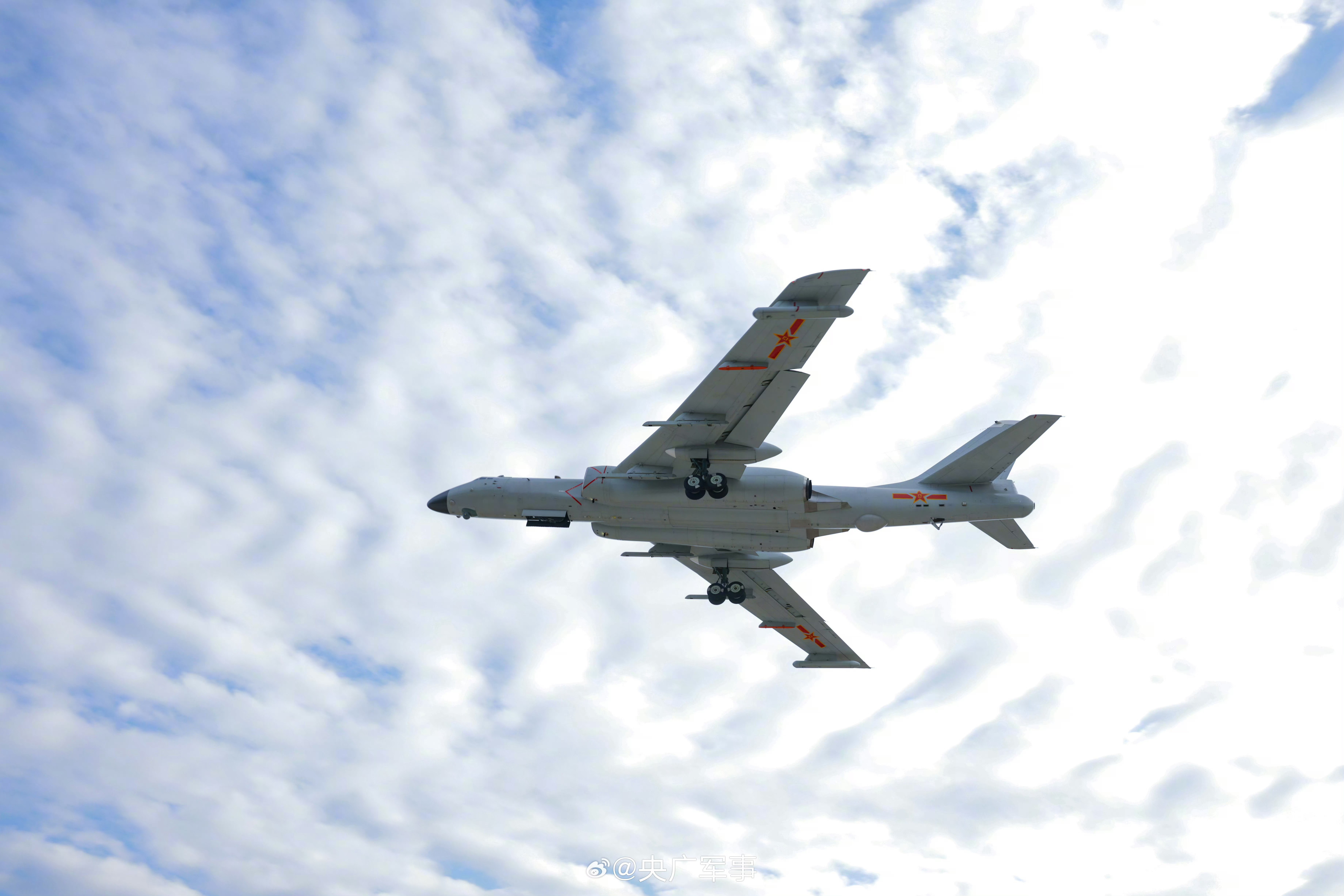 南空某团轰-6J，熟悉烽火问鼎计划制胜空天