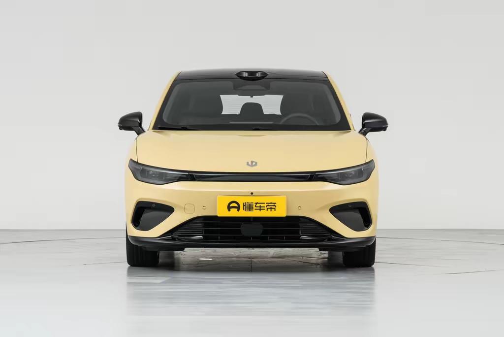 9.28万起售的电动小钢炮，这样选配不花冤枉钱大家好！最近零跑Lafa5正式上