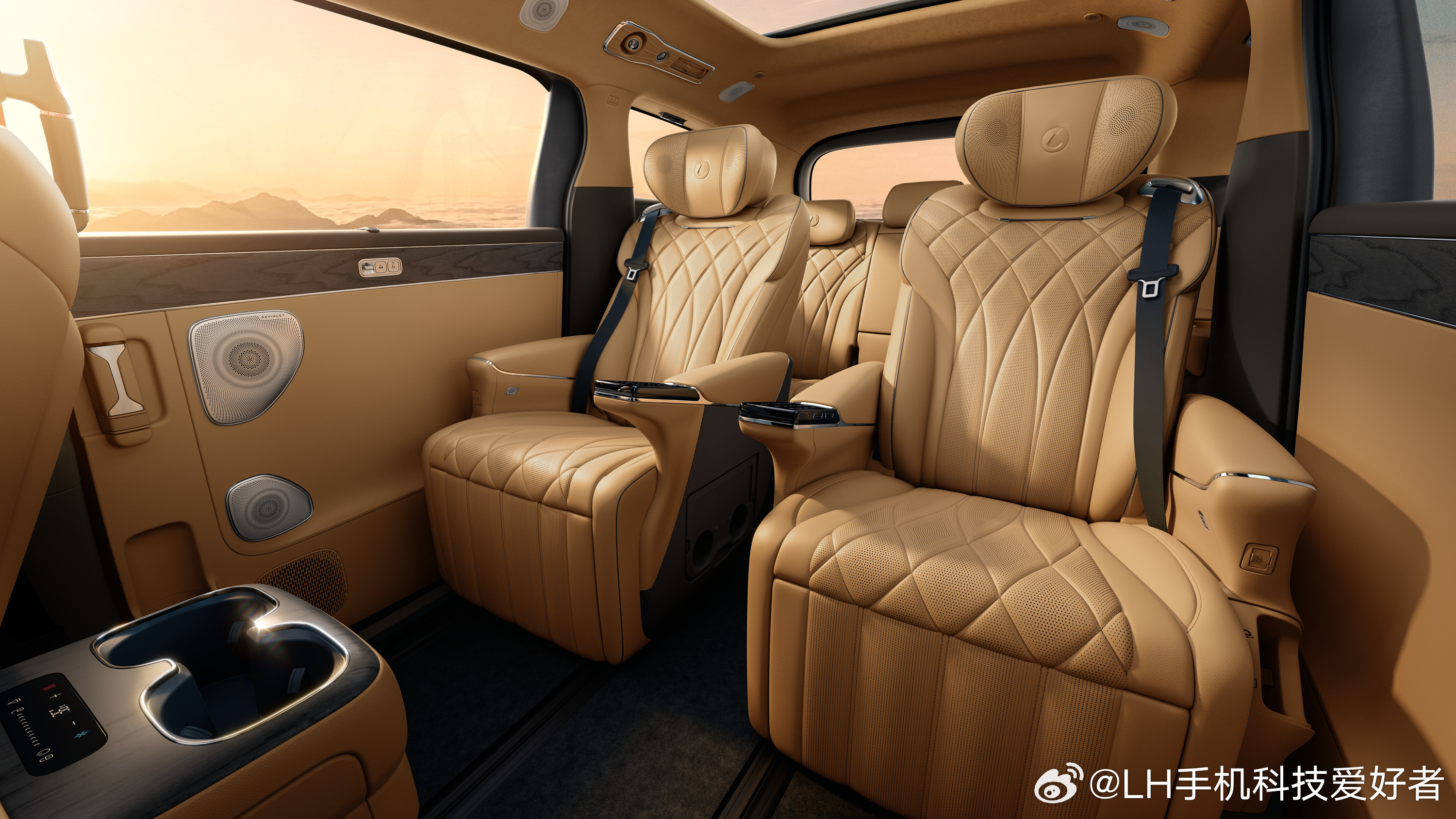 第二代腾势D9内饰官宣，比第一代确实更简约好看，怀挡，副驾屏幕，后排娱乐屏，座椅