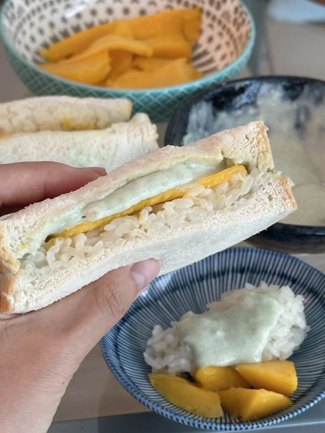 缺德舅版芒果糯米饭三明治🥭斑斓米布丁奶酱