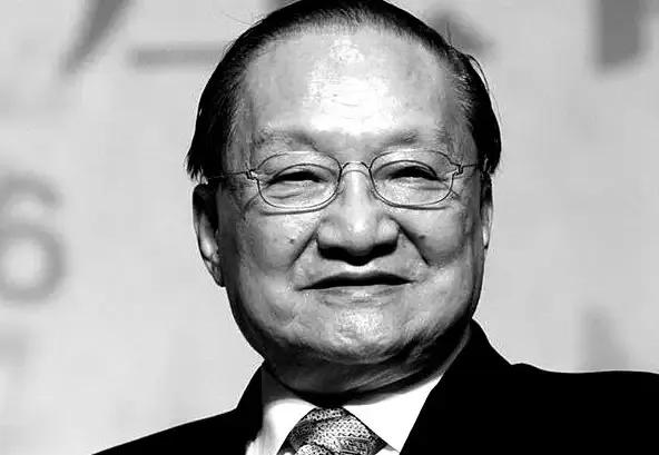 1963年，金庸嘲讽中国造原子弹：有这钱不如多做几条裤子穿，陈毅元帅听闻