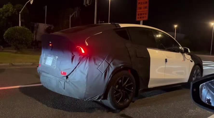 特斯拉ModelYL测试车谍照曝光。特斯拉308_IO新能源汽车​​​