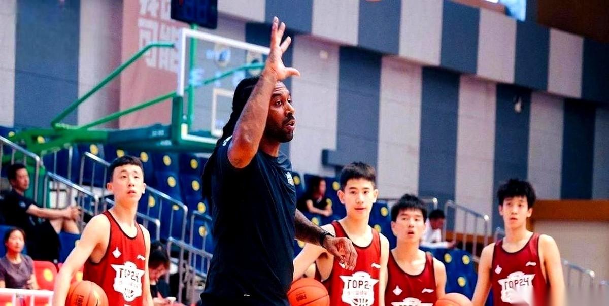 48分！38分！42分！这真不是谁在打2K游戏开挂，这是一个14岁中国青少年的