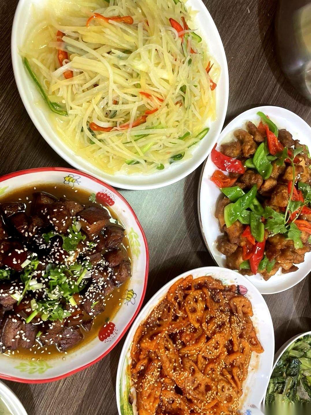 “妈，孩子有点认生。”就这一句话，我刚伸出去想抱孙子的手，就那么僵在了半空。