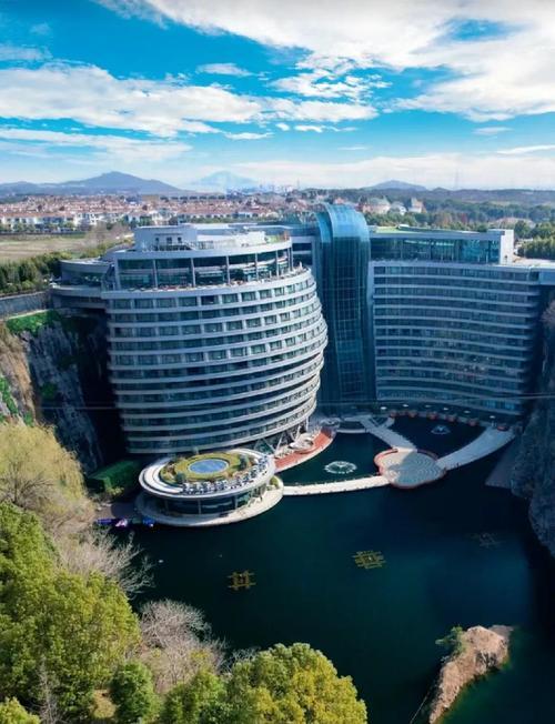 太震撼了！想象力太深奥了！之前就看到过深坑酒店在建时的报道，今天终于来了。体