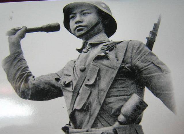 1943年，刘吉祥奉命给前线送80箱子弹，因仓库漆黑，阴差阳错送成了手榴弹。谁能