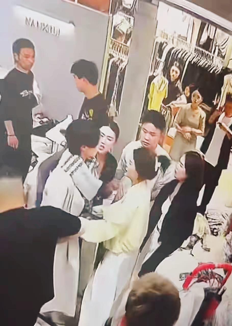 “再优秀的人，也躲不过婚姻的一地鸡毛，原来爱到最后，全凭良心和人品。”老板