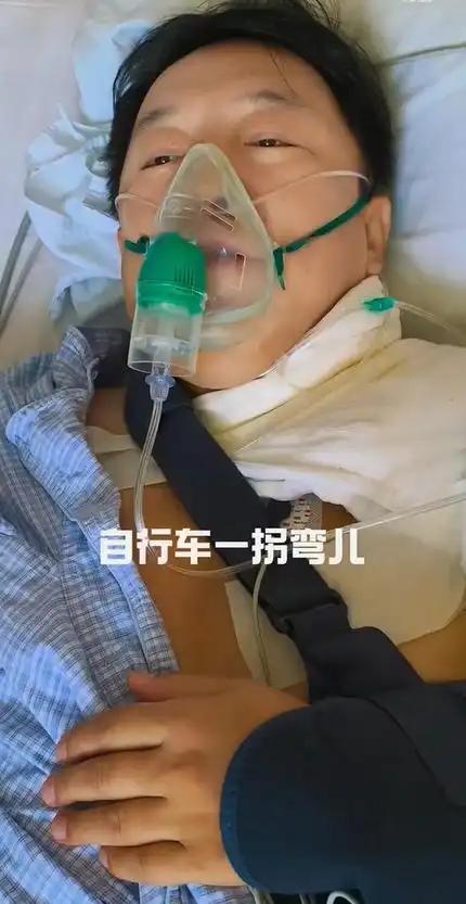 黄渤接连出事。9月3日，手臂还没养好的黄渤又遇上意外。在家门口骑车时分神摔倒