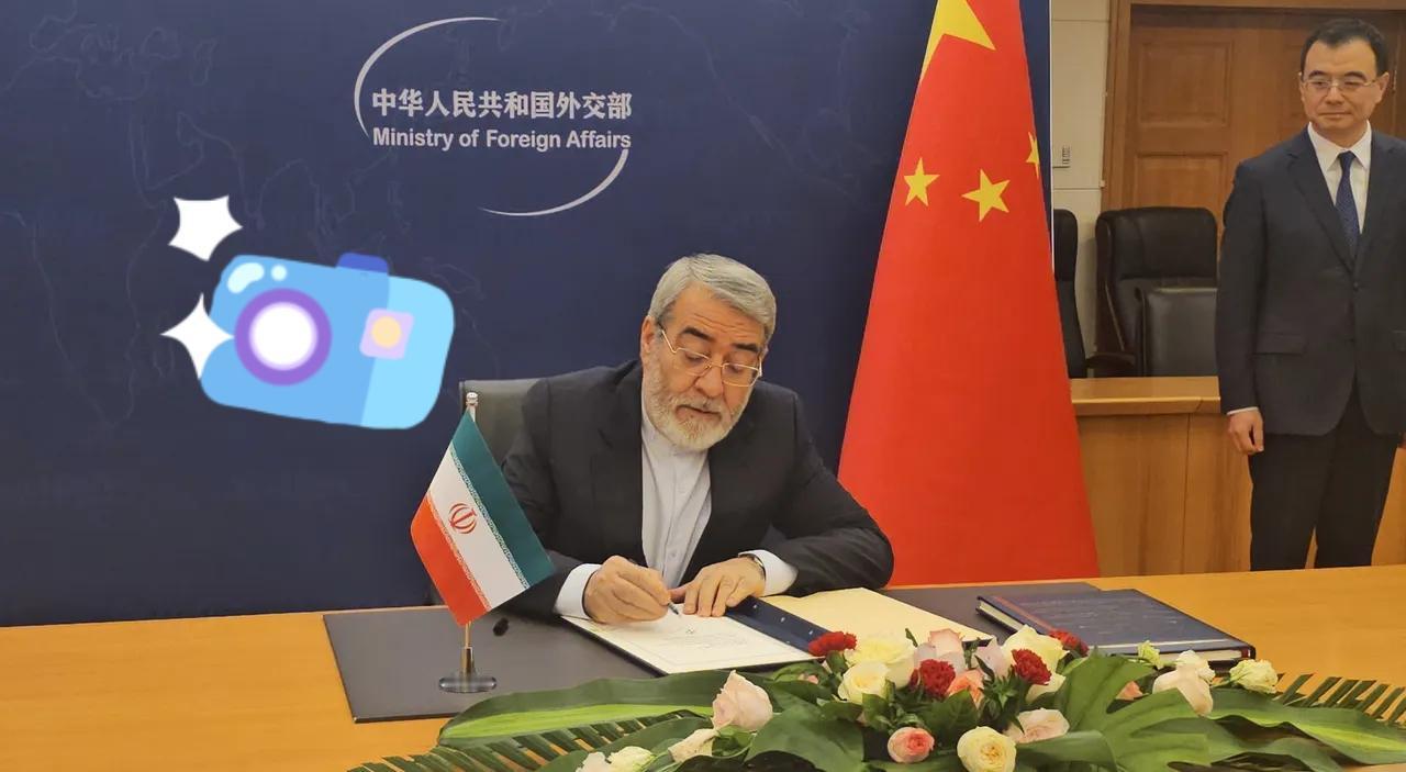 犹豫了半个月，伊朗还是决定加入这个由中国倡议建立的组织。7月31日，伊朗驻华使馆
