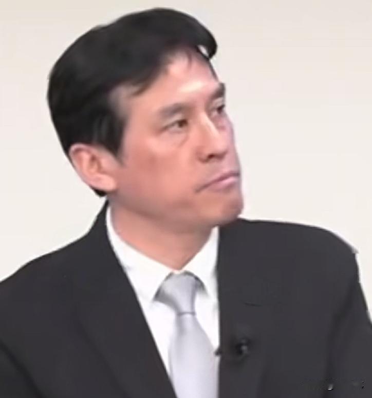黄暐瀚预测国民党年底选举恐丢“5+2”县市。8月8号，岛内资深媒体人黄暐瀚在