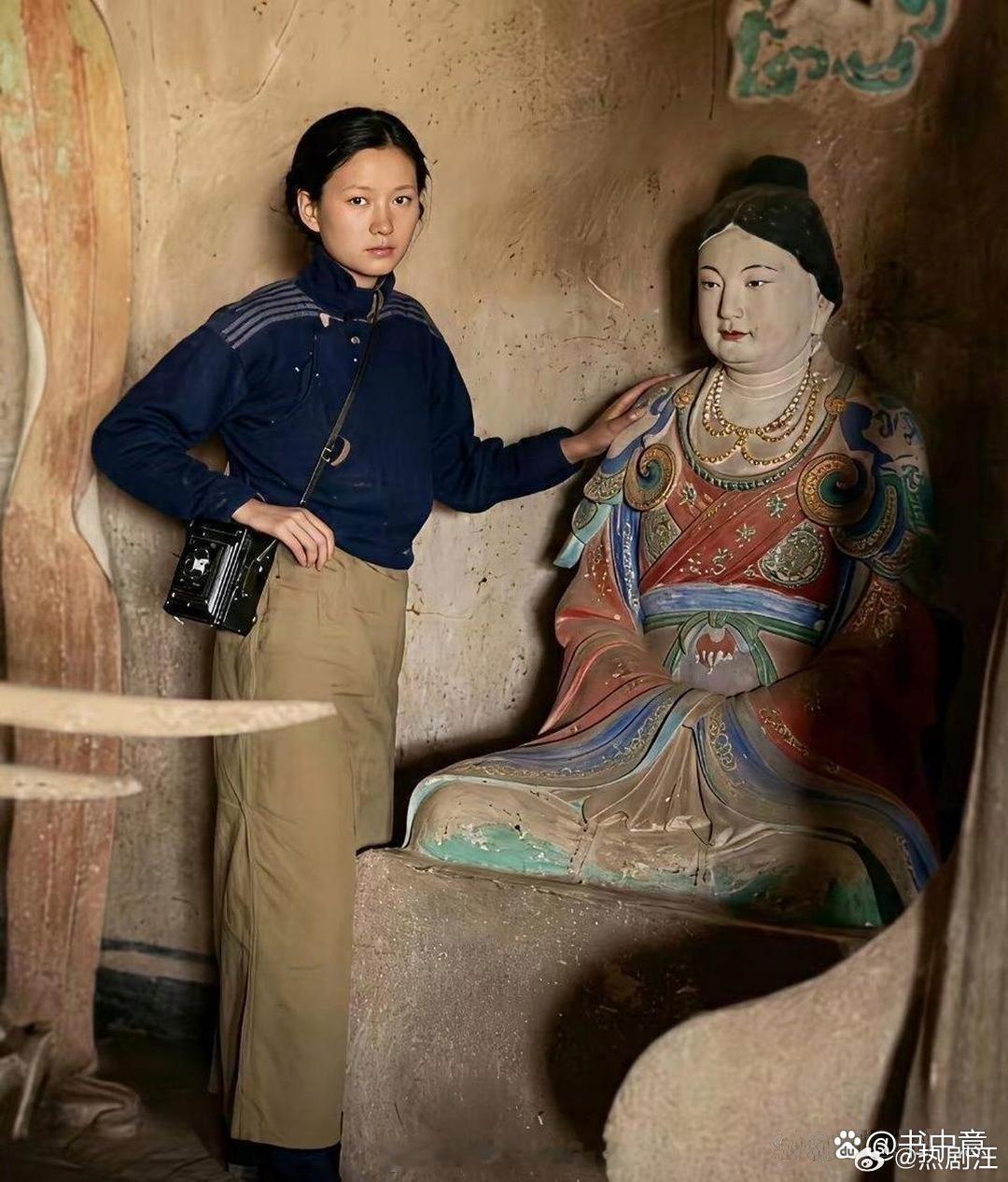 如果我不告诉你，她是林徽因，你可能不会惊讶。如果我告诉你，这是八九十年前拍的照片