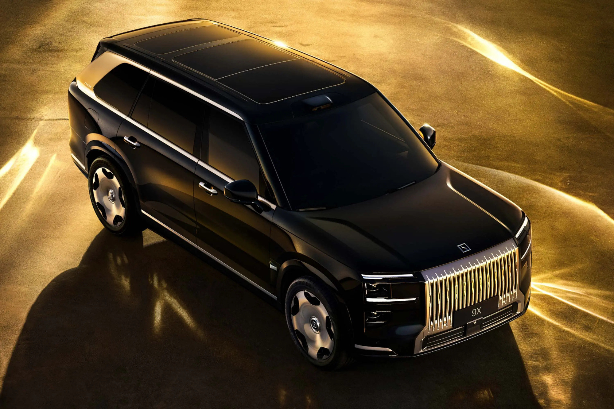 极氪9X的气场真的满足高端需求。方正造型搭配星空灯语，回头率高还不浮夸。我前段时