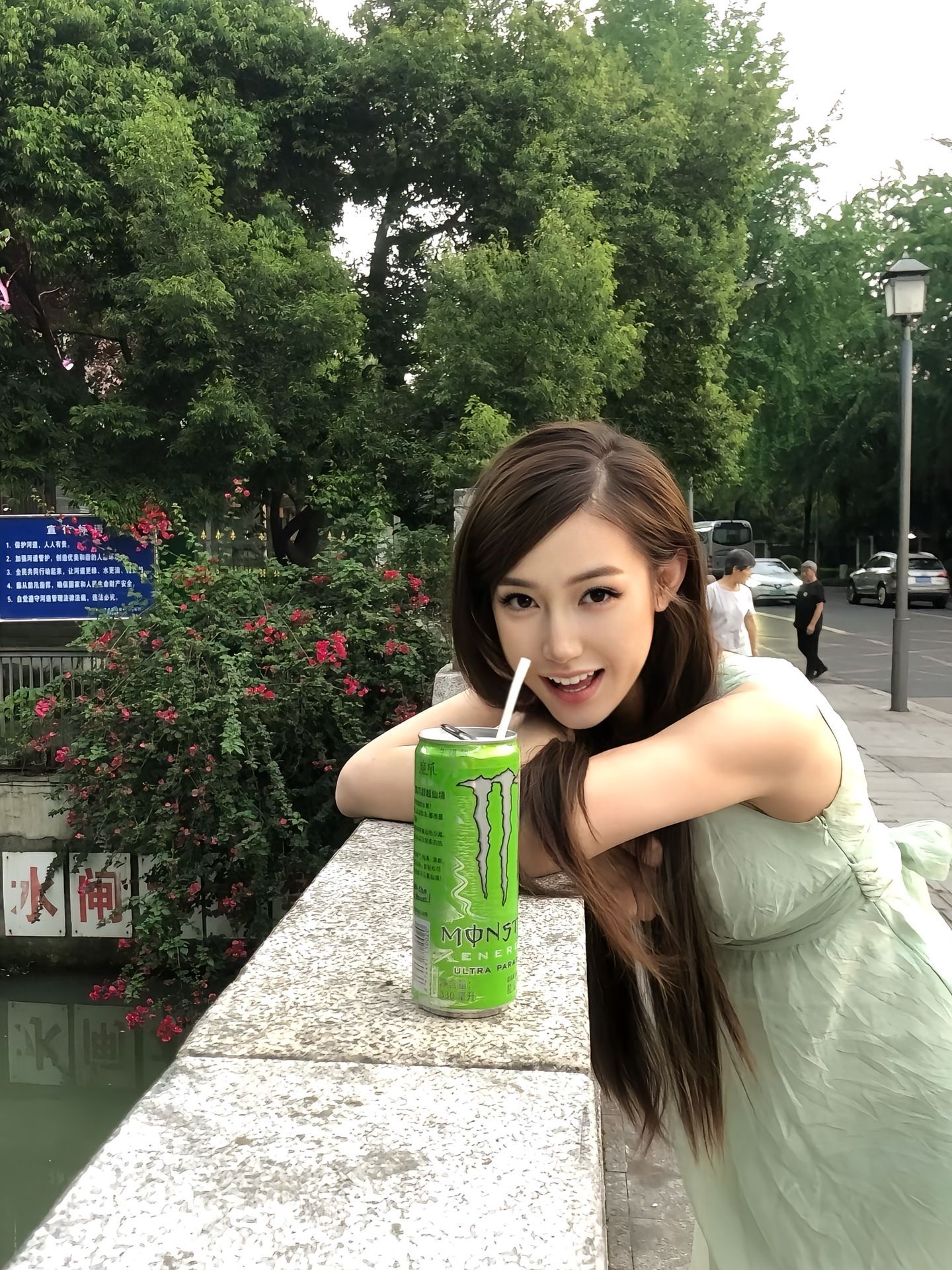 诺澜是在描述一个美丽的群体（🫘：茶卡盐佑星​​​