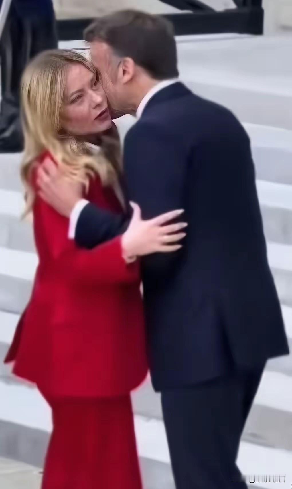 马克龙大难来临，不知道他回去如何交差？马克龙访问意大利可开心了，也在国际新闻