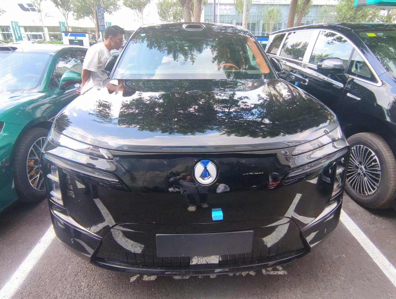豪华六座混动SUV《腾势N8L》比亚迪旗下高端新能源豪华品牌，腾势N8L闪