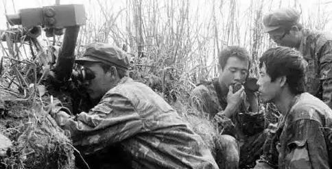 1984年，侦察兵在敌境内连续作战6天，回来时又累又饿，炊事班准备了饭菜，连长却