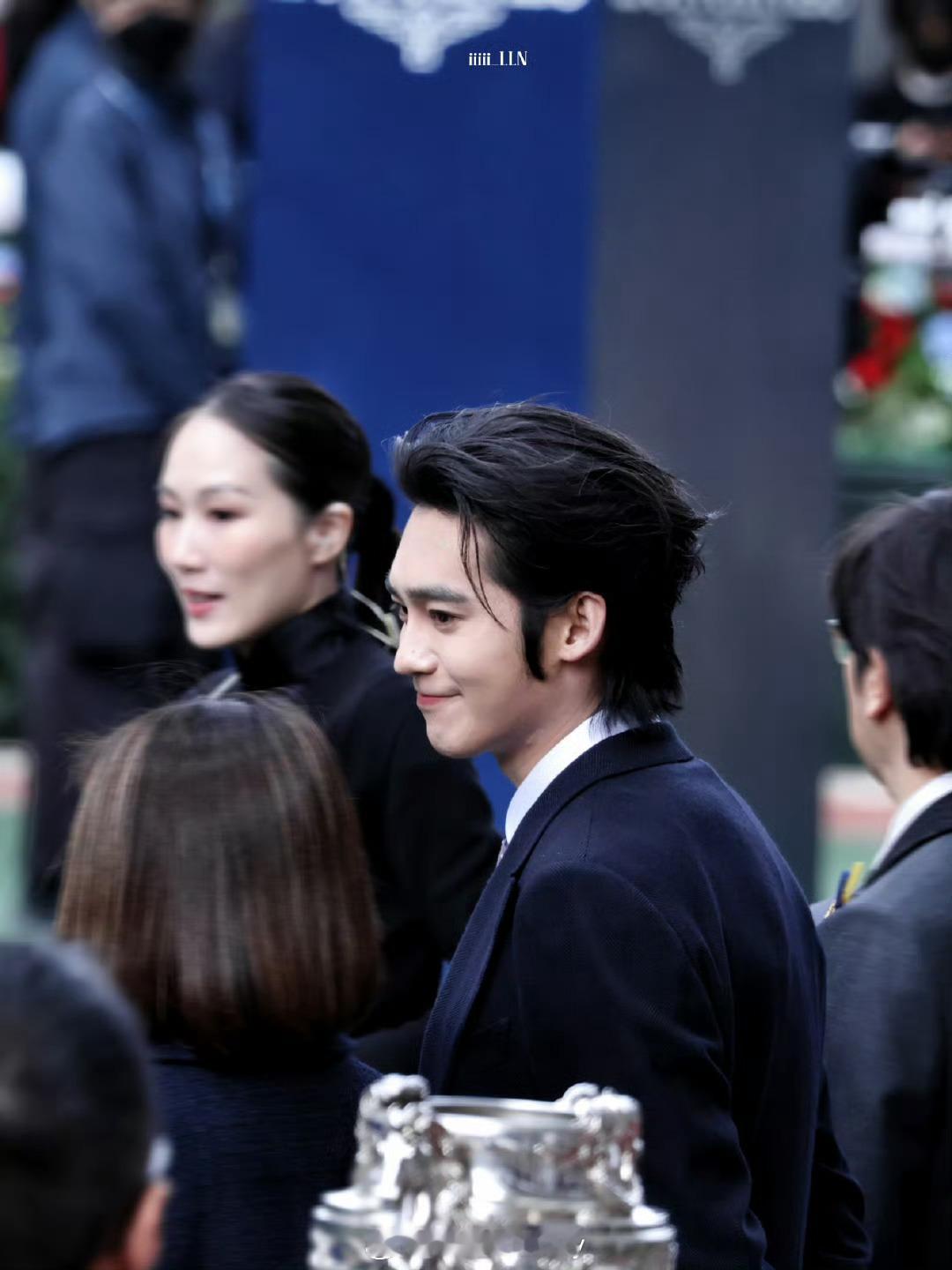 今日线下的新晋浪琴表优雅形象大使于适