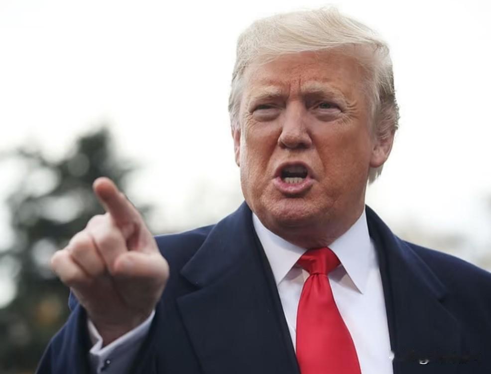 特朗普这一次心虚了！当克林顿要求政府不要遮遮掩掩，要大大方方的把所有爱泼斯坦文件