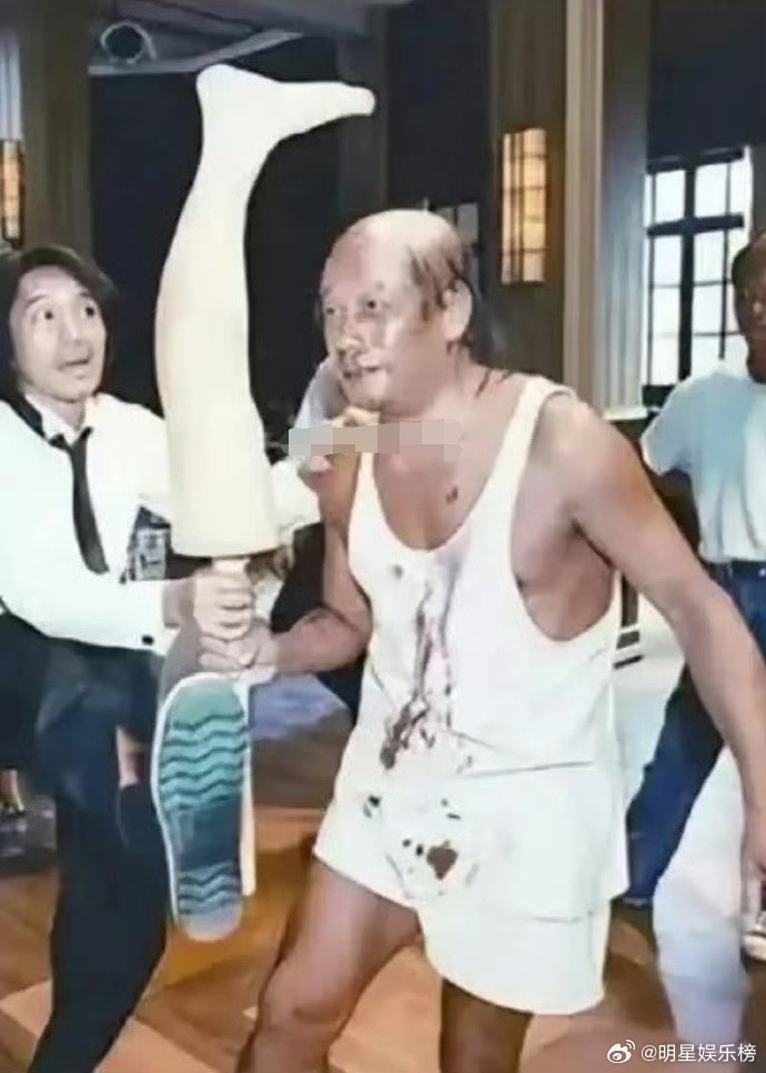 原来被周星驰的功夫骗了几十年，一直以为是真的踢出去的呢​​​